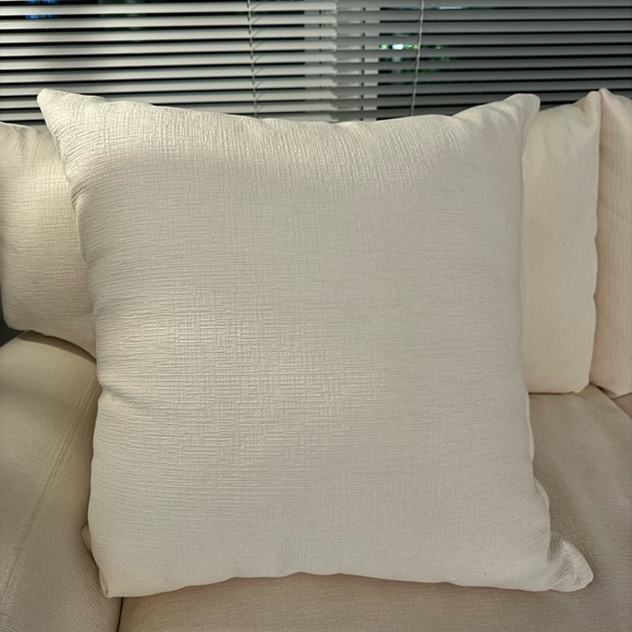 Ivory throw pillow - Picture 3 of 3